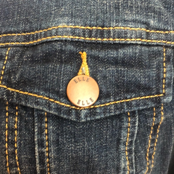 Jean jacket size large. - Picture 3 of 5